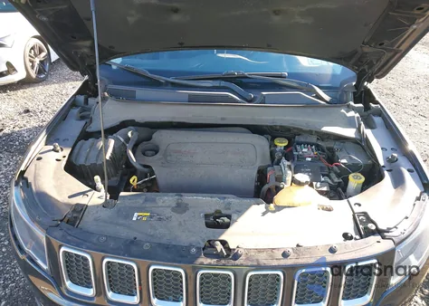 2019 Jeep Compass Latitude 4X4 из США, поврежденный, VIN 3C4NJDBB4KT768109